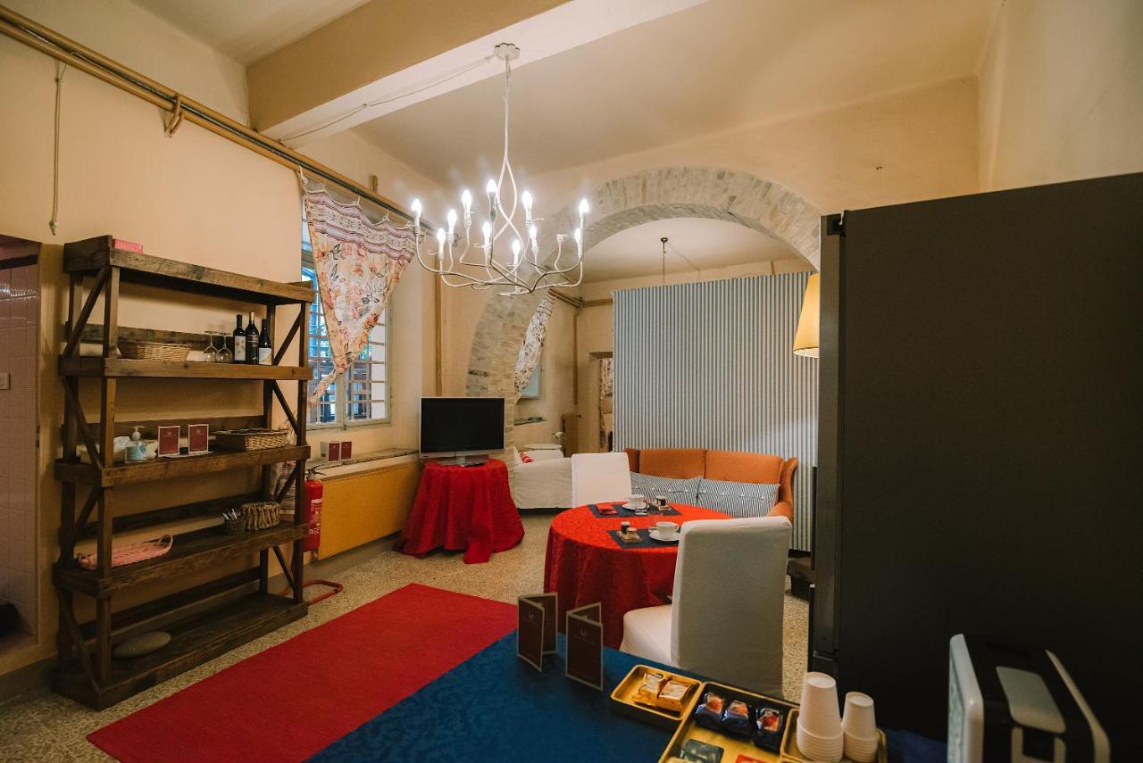 Palazzo Romani Adami Fermo Extérieur photo