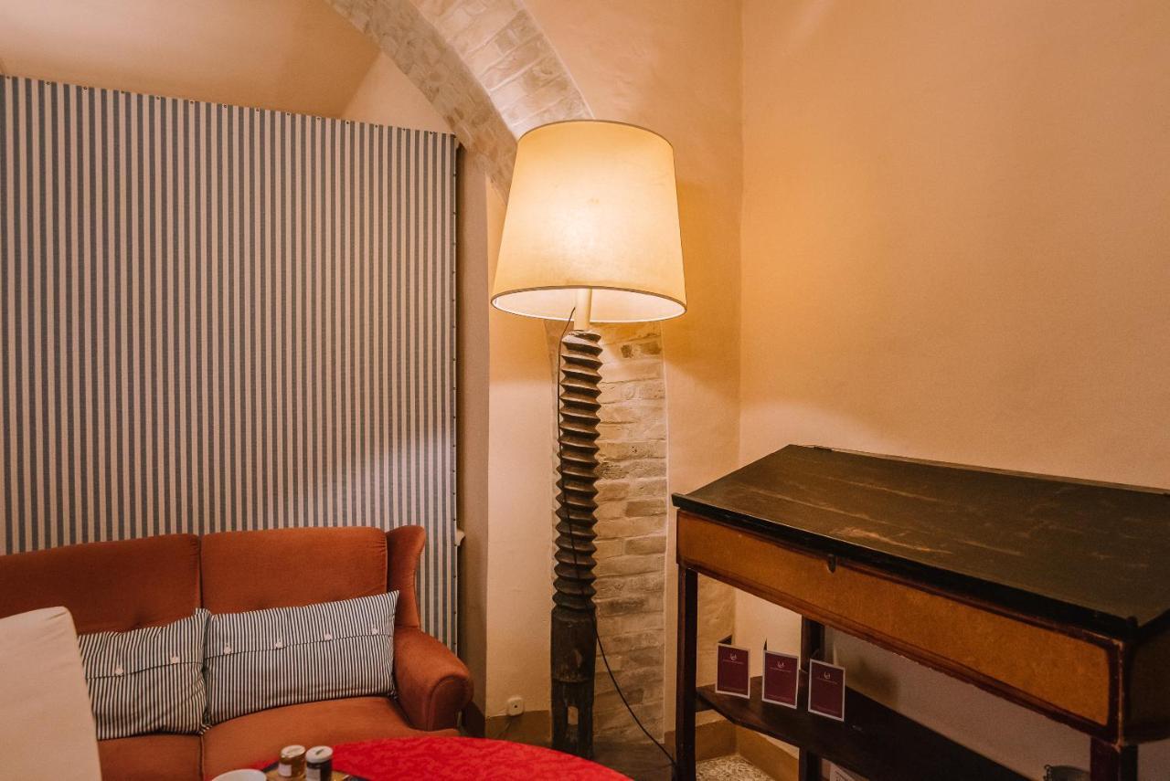 Palazzo Romani Adami Fermo Extérieur photo